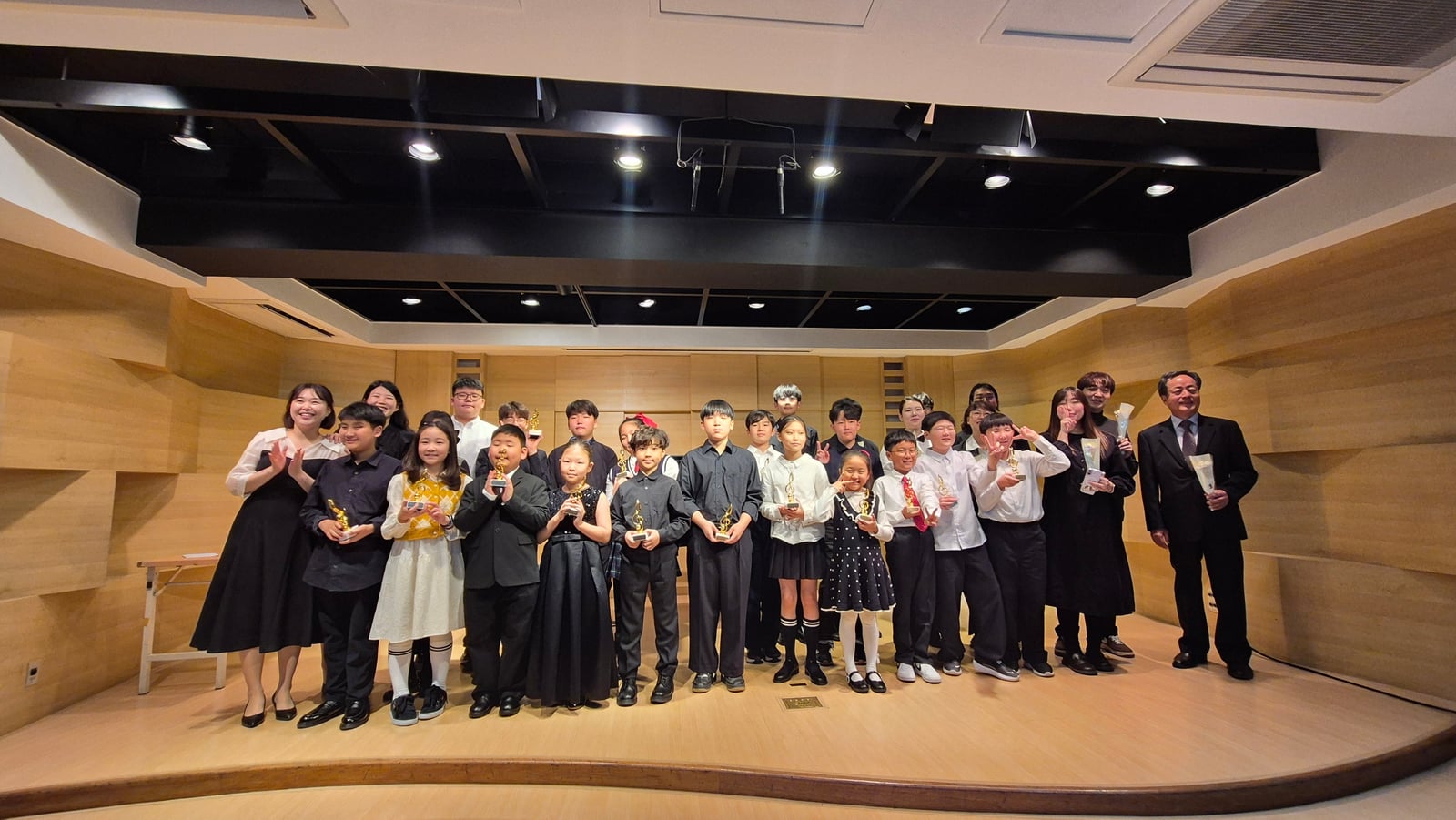 제1회 정기연주회 단체사진